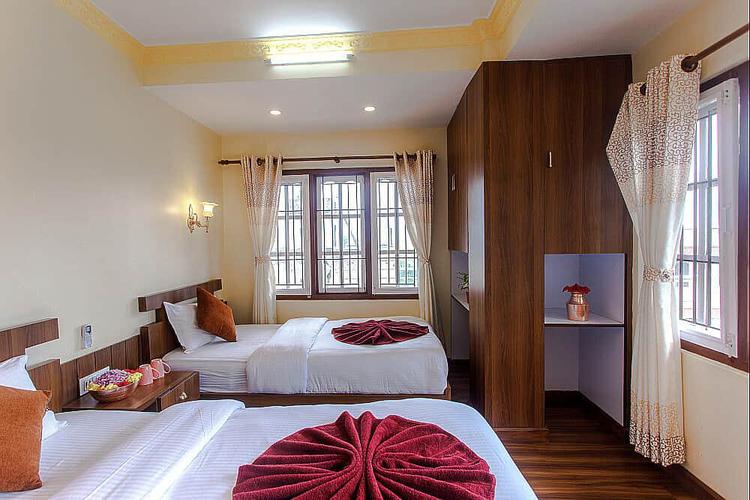 Shared Twin Room (2 People)