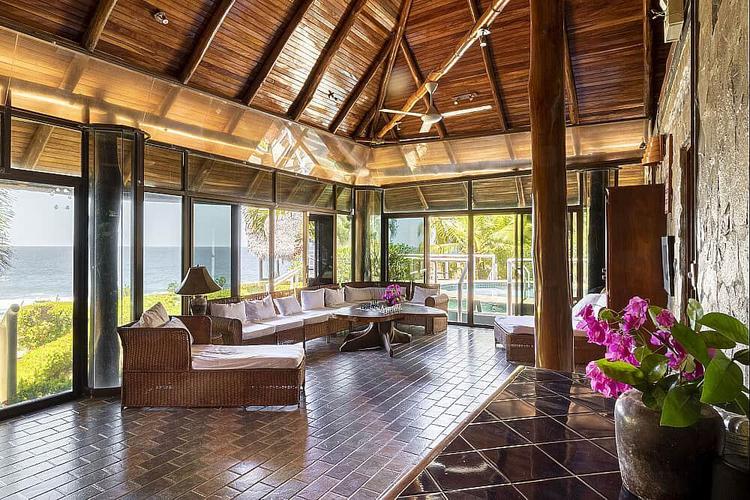 Room In a beach front Villa