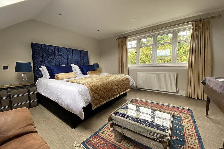 Shared Private Peacock Room  (For 2 People)