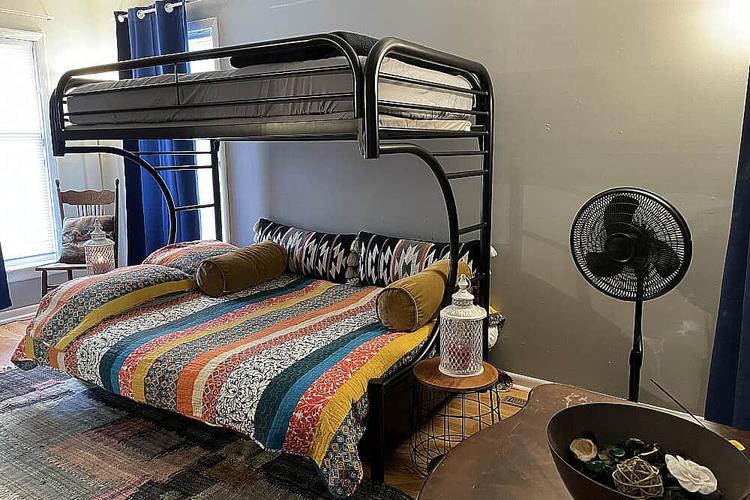 Elephant Room: Bottom Bunk