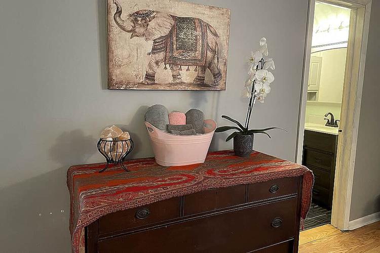 Elephant Room: Top Bunk
