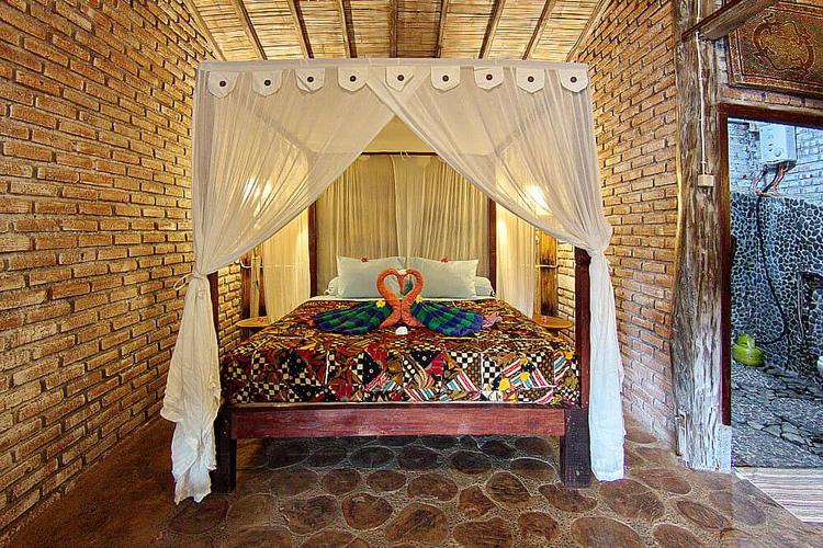 Superior  Room in Santhiku Hotel (3  people)