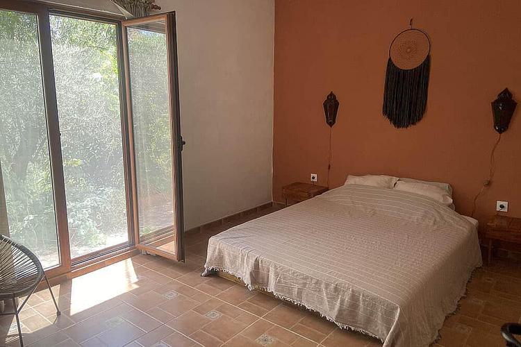 Spacious Room with Private Bathroom 