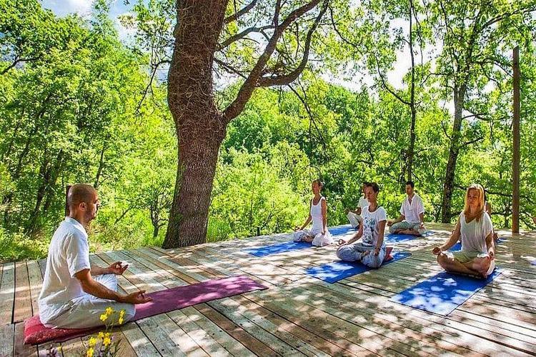 4 تجربة المزرعة الأصيلة النهارية وعطلة اليوغا في إيطاليا