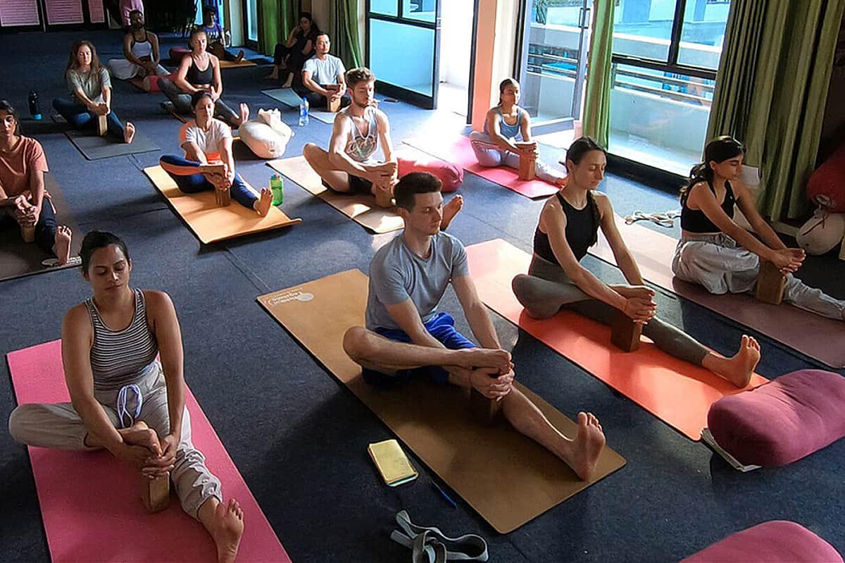 29 Day 300 Hour Yoga Teacher Training in Kerala, Varkala, India