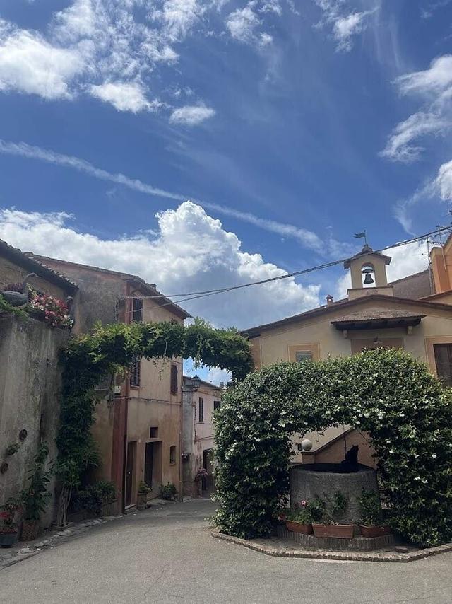 3 Day Relaxing Pranayama and Yin Yoga Retreat, Tuscany, Italy