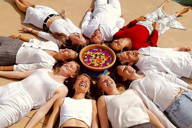 29 اليوم 200 ساعة من Ashtanga Vinyasa Yoga Tearcher Training في إسبانيا