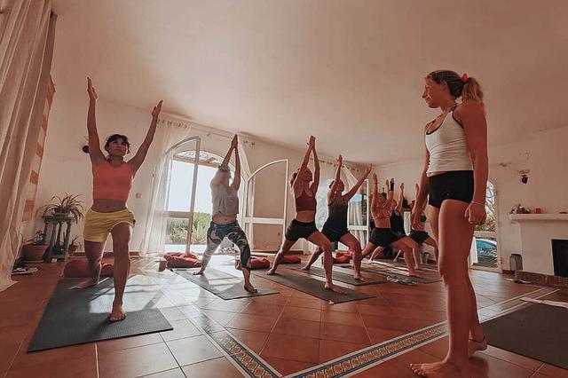 29 اليوم 200 ساعة من Ashtanga Vinyasa Yoga Tearcher Training في إسبانيا