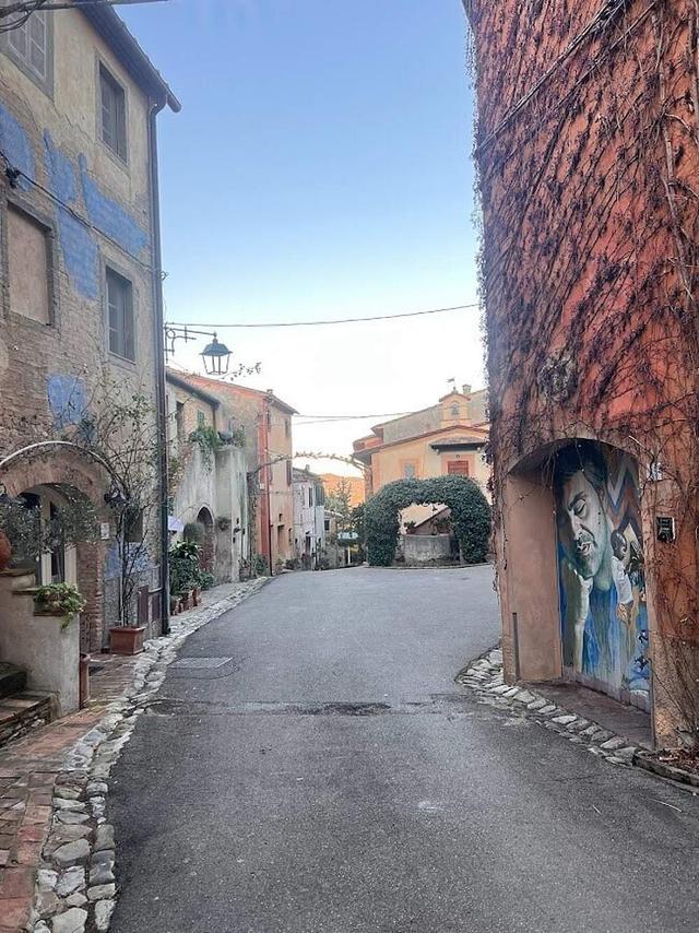 3 Day Relaxing Pranayama and Yin Yoga Retreat, Tuscany, Italy